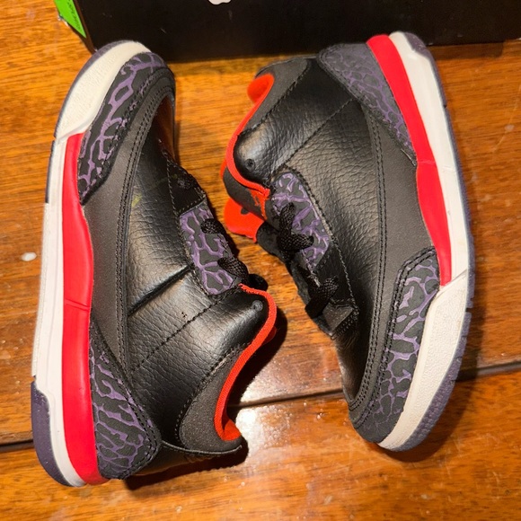 Kids Jordan 3 sneakers size 9.5 - Picture 4 of 8